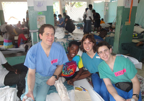 Dr. Joel Schlessinger with his wife, Nancy and son, Daniel.